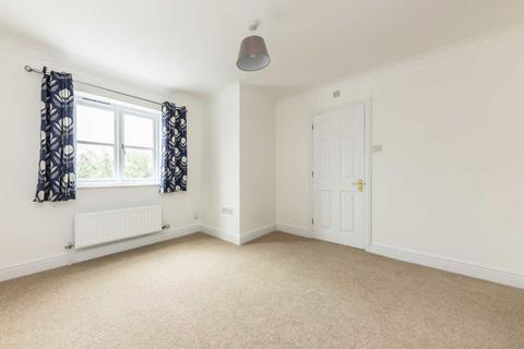 3 bedroom house to rent, Harvey Drive, Hampton TW12