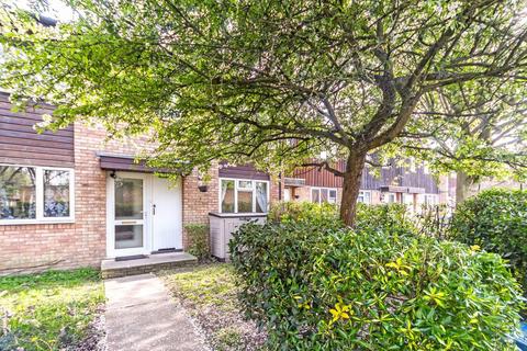 Fearnley Crescent, Hampton TW12