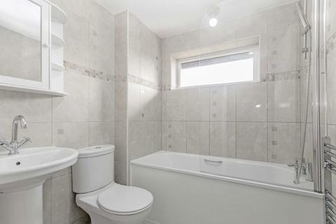 undefined, Fearnley Crescent, Hampton TW12