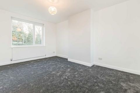 3 bedroom house to rent, Winslow Way, Feltham TW13
