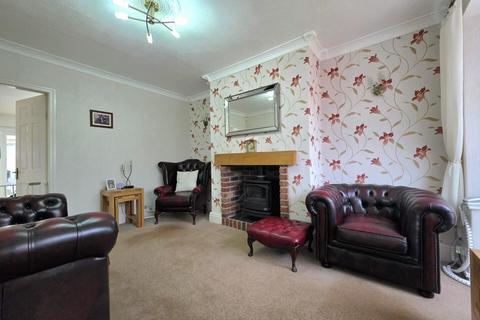 2 bedroom semi-detached house for sale, Crompton Avenue, Doncaster