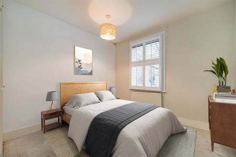 3 bedroom terraced house to rent, Colehill Lane, London SW6