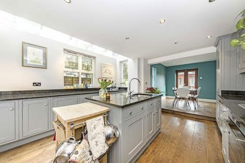 4 bedroom house to rent, Heath Gardens, Twickenham TW1