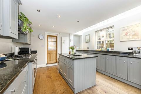 4 bedroom house to rent, Heath Gardens, Twickenham TW1