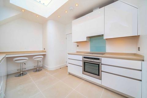 3 bedroom flat for sale, Ellerdale Road, London NW3