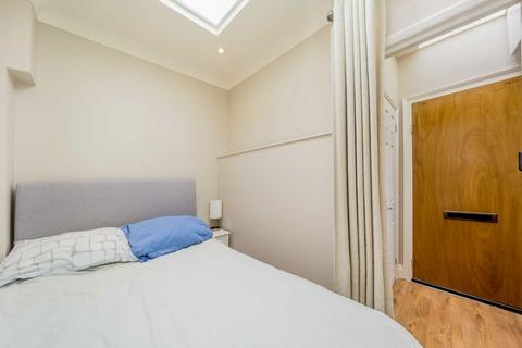 1 bedroom flat for sale, Grove End Road, London NW8