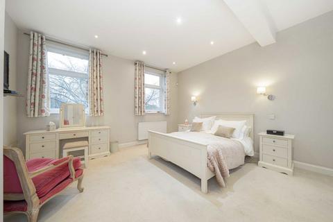 5 bedroom house for sale, Percy Road, Hampton TW12