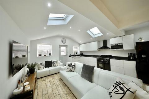 undefined, Southfield Road, Hull