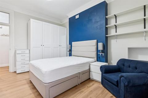 2 bedroom flat to rent, Edith Villas, London, W14
