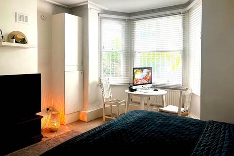 2 bedroom flat for sale, Finborough Road, Chelsea, London, SW10