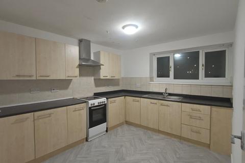 3 bedroom apartment to rent, High Street, Felling NE10