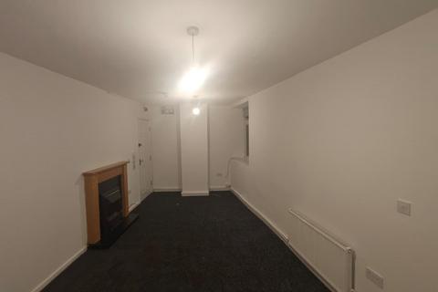 3 bedroom apartment to rent, High Street, Felling NE10