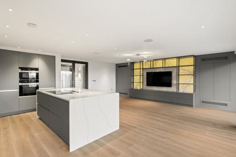 4 bedroom semi-detached house for sale, Ullswater Close, London, SW15