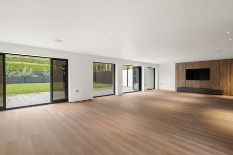 4 bedroom semi-detached house for sale, Ullswater Close, London, SW15