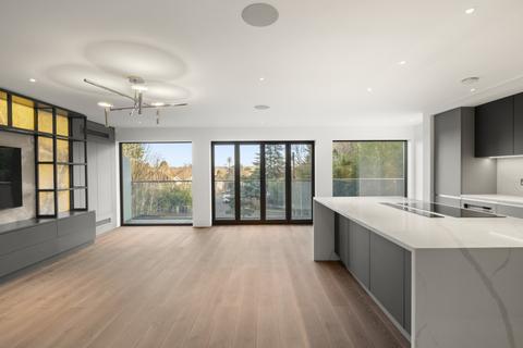 4 bedroom semi-detached house for sale, Ullswater Close, London, SW15