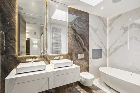 4 bedroom semi-detached house for sale, Ullswater Close, London, SW15