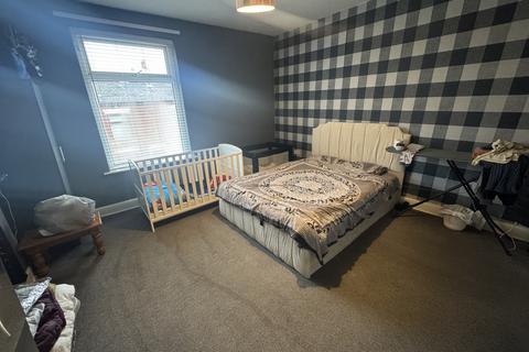 2 bedroom end of terrace house to rent, Prince Street, Rochdale OL16