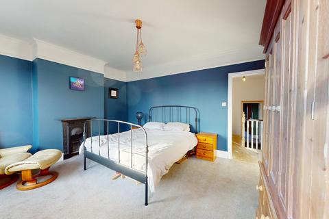 3 bedroom end of terrace house for sale, Gloucester Road, Cheltenham