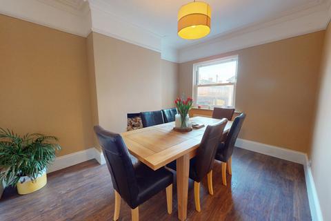 3 bedroom end of terrace house for sale, Gloucester Road, Cheltenham