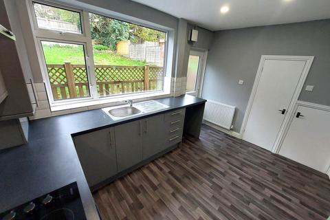 3 bedroom terraced house to rent, Fotherby Drive, Blackley, Manchester