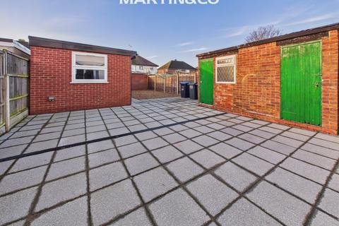 4 bedroom semi-detached house to rent, Langton Way, Pooley Green TW20