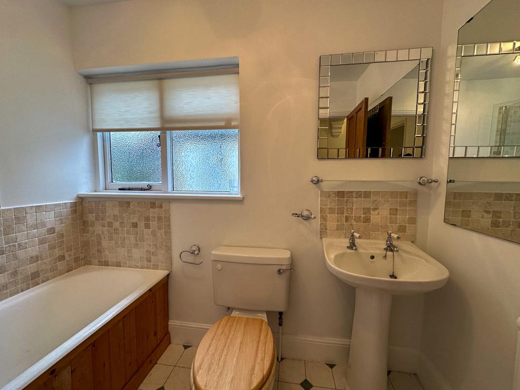 Bathroom (3)