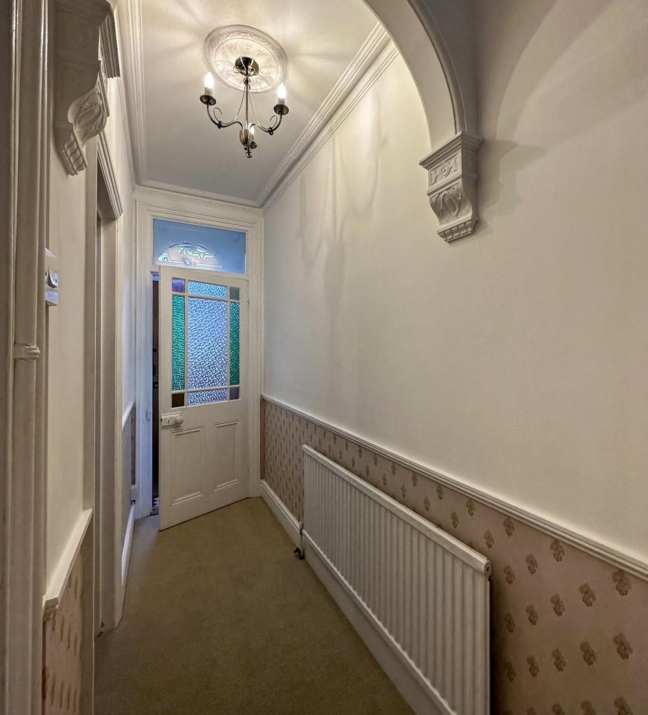 Entrance Hallway (2)