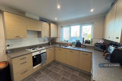 4 bedroom semi-detached house to rent, Edmundsbury Road, Newport, NP10