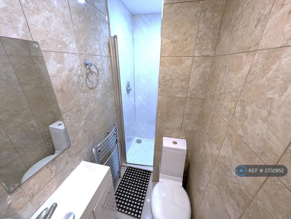 1st Floor Shower Room