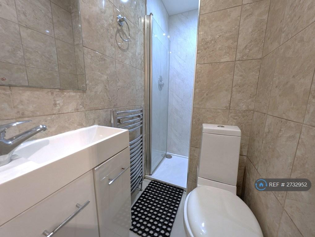 1st Floor Shower Room