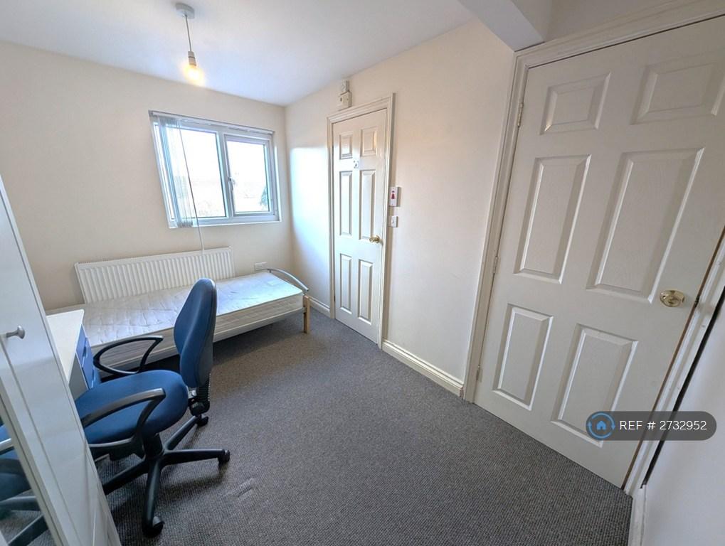 2nd Floor Ensuite Bedroom