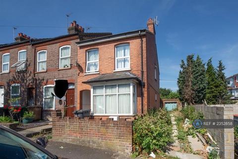2 bedroom end of terrace house to rent, Ferndale Road, Luton, LU1