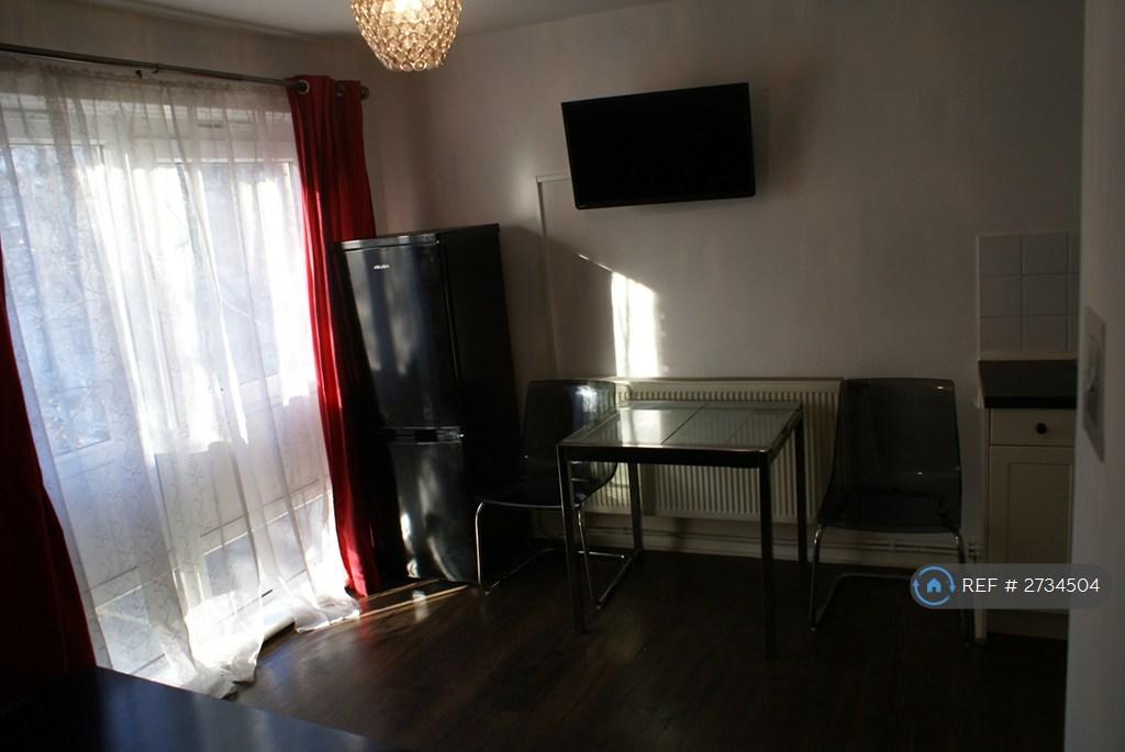 Natural Light Floods Into The Lounge In Afternoon