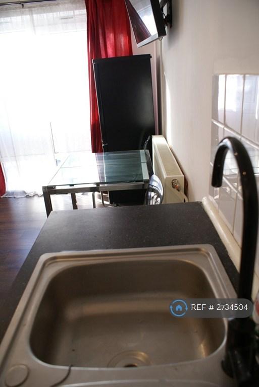 Kitchen Sink View Of Lounge Window