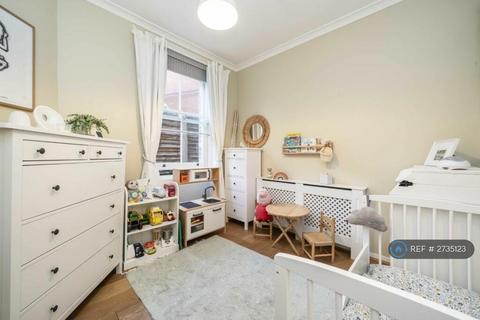 3 bedroom flat to rent, Flanders Road, London, W4