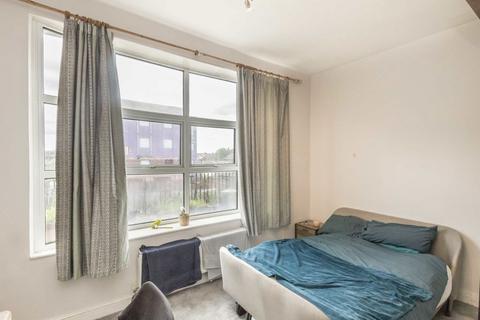2 bedroom flat to rent, Leeland Road, London W13