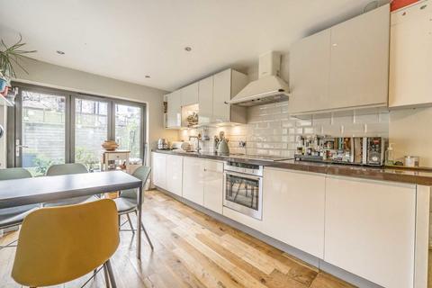 4 bedroom house to rent, Windermere Road, London W5