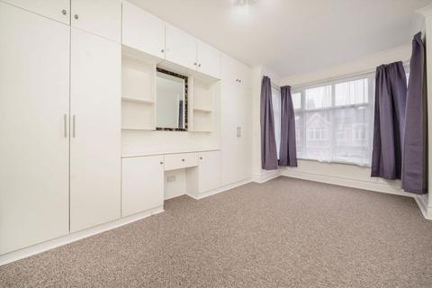 3 bedroom flat to rent, Dudley Gardens, London W13