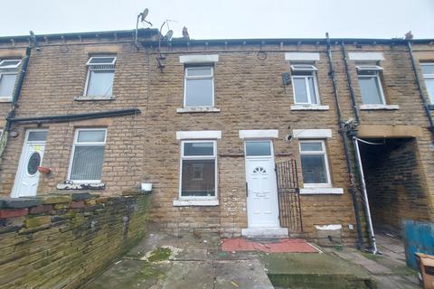 2 bedroom terraced house to rent, Acton Street, Bradford, BD3