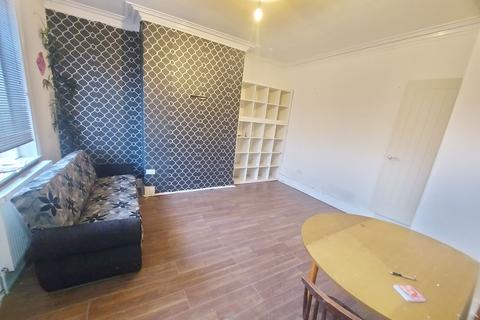 2 bedroom terraced house to rent, Acton Street, Bradford, BD3