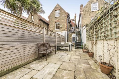 3 bedroom maisonette to rent, Laitwood Road, London, SW12