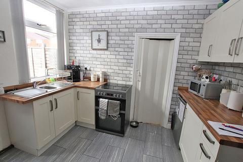 2 bedroom terraced house for sale, SPRING BANK, GRIMSBY