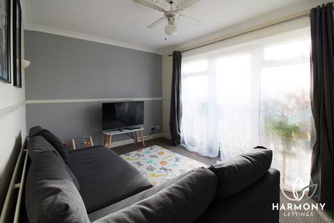 2 bedroom flat to rent, Fownhope Close, Redditch B98