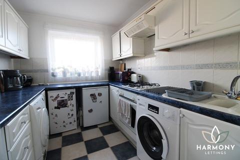 2 bedroom flat to rent, Fownhope Close, Redditch B98