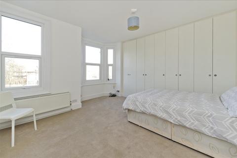 2 bedroom flat for sale, Goodwin Road, Shepherd's Bush W12