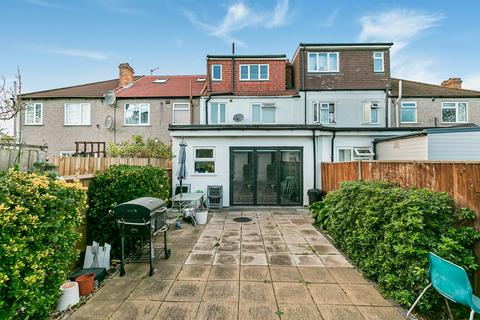 4 bedroom terraced house for sale, Grove Road, Mitcham, CR4
