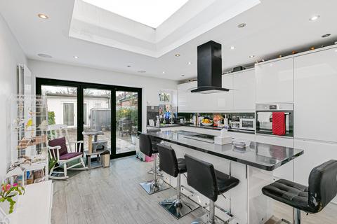 4 bedroom terraced house for sale, Grove Road, Mitcham, CR4