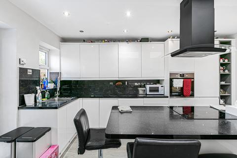 4 bedroom terraced house for sale, Grove Road, Mitcham, CR4