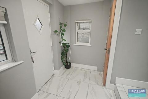 5 bedroom end of terrace house for sale, Leeds Old Road Bradford, West Yorkshire, BD3 8JS