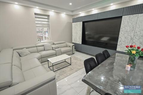 5 bedroom end of terrace house for sale, Leeds Old Road Bradford, West Yorkshire, BD3 8JS